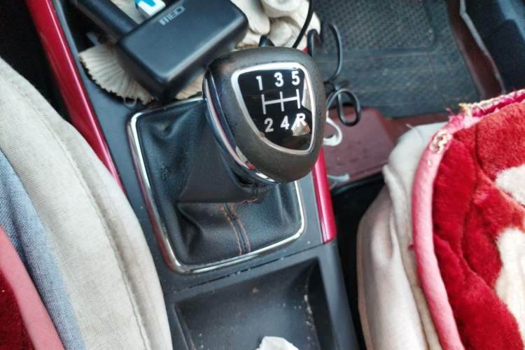 Used BAIC Senova X25 2015 1.5L Manual Elite Edition Gear Lever