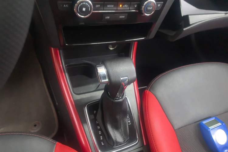 Used BAIC Senova X25 2015 1.5L Automatic Elite Model Gear Lever