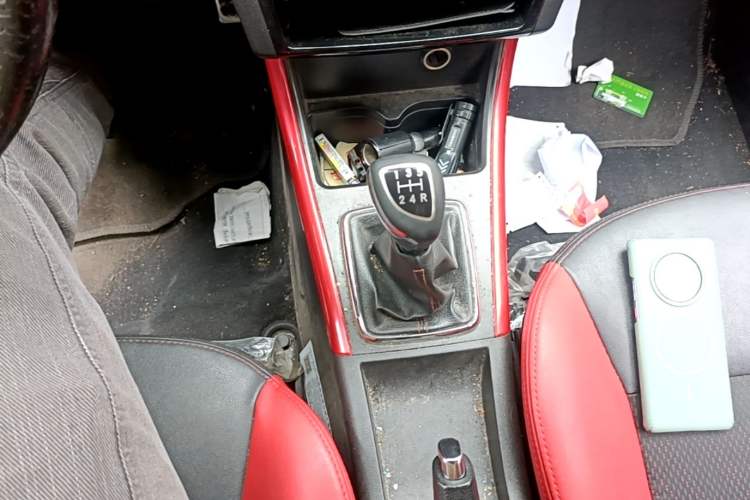 Used BAIC Senova X25 2015 1.5L Manual Elite Edition Gear Lever