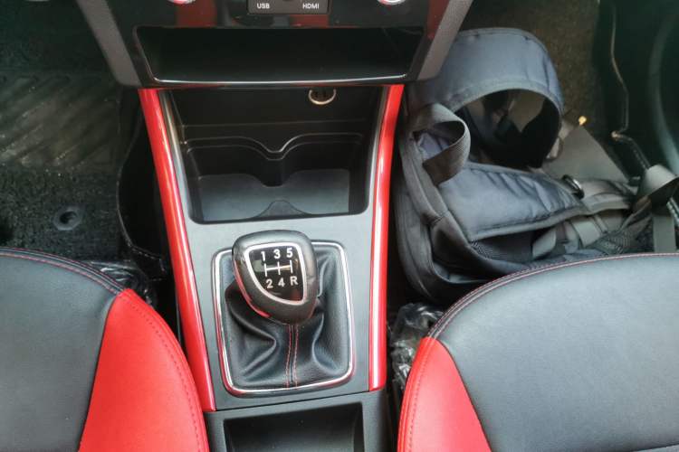Used BAIC Senova X25 2015 1.5L Manual Elite Edition Gear Lever