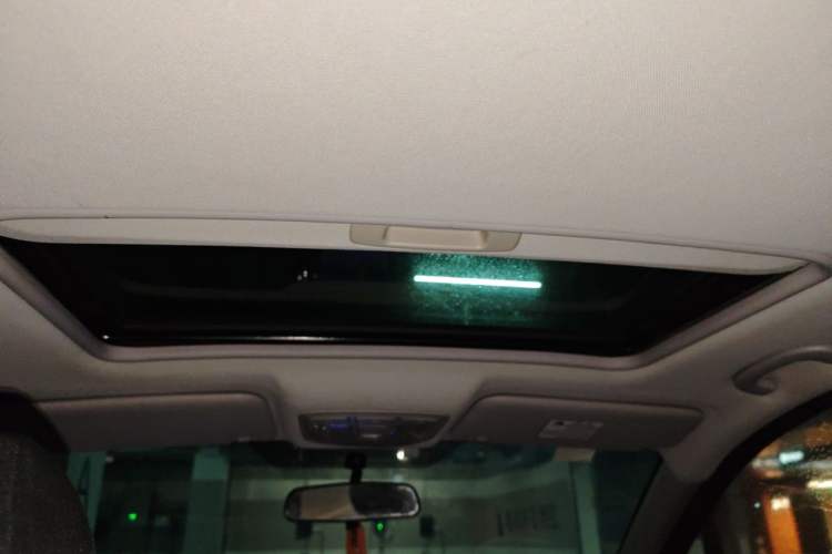 Used BAIC Senova X25 2015 1.5L Automatic Elite Model Headliner