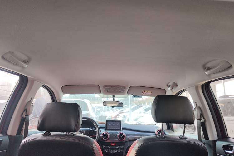 Used BAIC Senova X25 2015 1.5L manual Comfort trim level Headliner