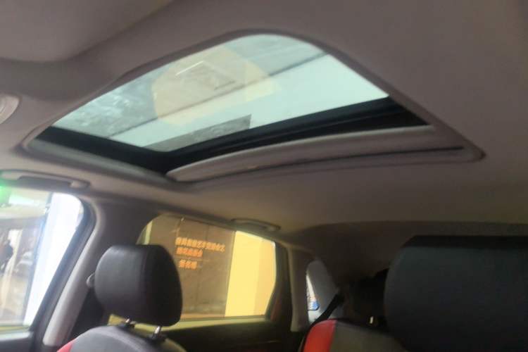 Used BAIC Senova X25 2015 1.5L Automatic Elite Model Headliner