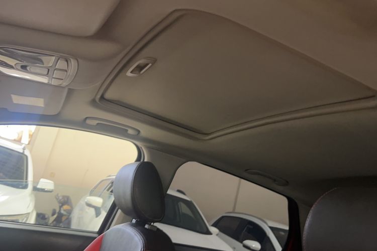 Used BAIC Senova X25 2015 1.5L Automatic Elite Model Headliner