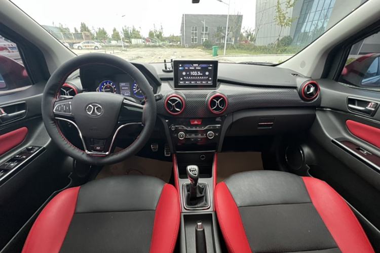 Used BAIC Senova X25 2015 1.5L Manual Elite Edition Interior 1