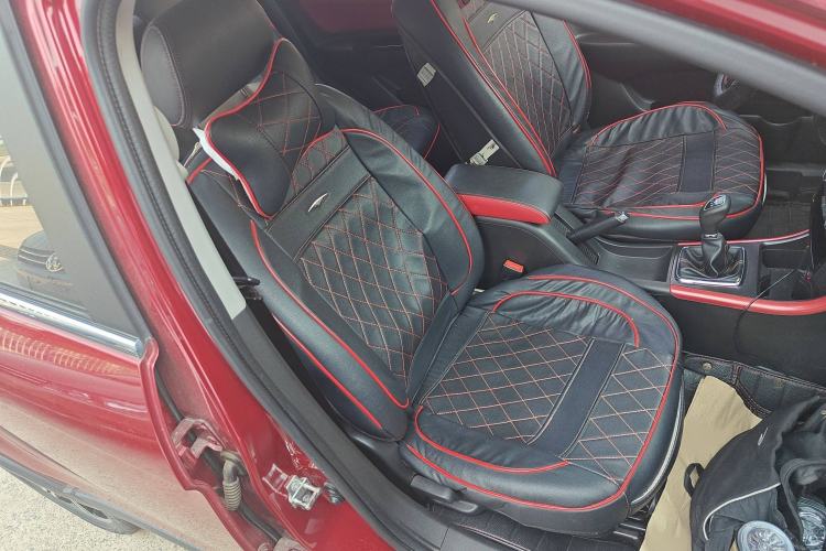 Used BAIC Senova X25 2015 1.5L Manual Elite Edition Interior 11
