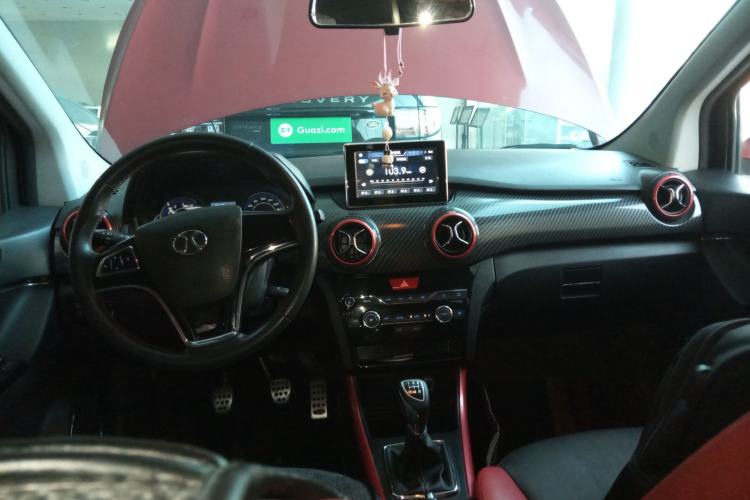 Used BAIC Senova X25 2015 1.5L Manual Elite Edition Interior 2
