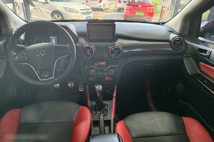 Used BAIC Senova X25 2015 1.5L Manual Elite Edition Interior 3