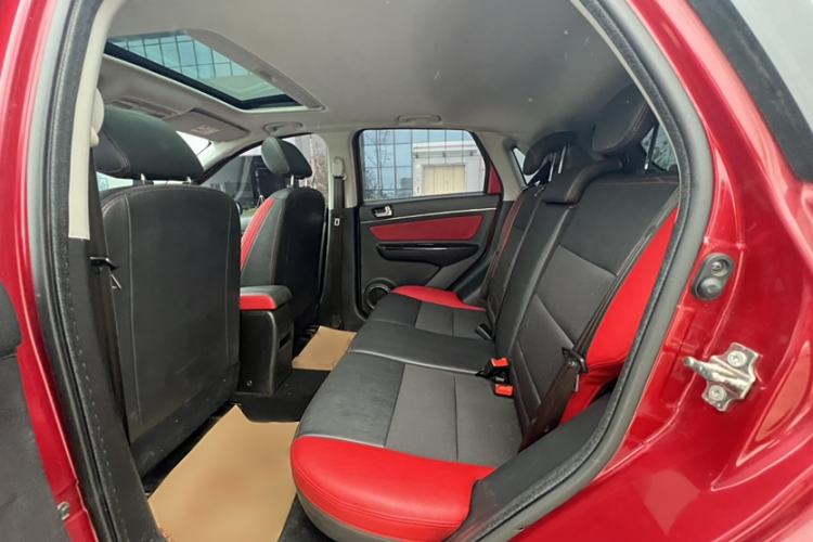 Used BAIC Senova X25 2015 1.5L Manual Elite Edition Interior 3
