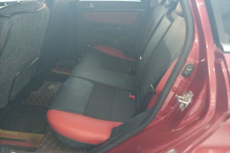 Used BAIC Senova X25 2015 1.5L Manual Elite Edition Interior 4