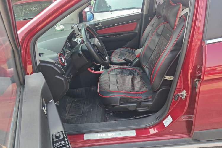 Used BAIC Senova X25 2015 1.5L Manual Elite Edition Interior 5