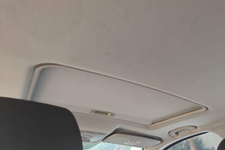 Used BAIC Senova X25 2015 1.5L Manual Elite Edition Interior 8