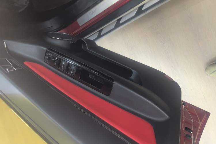 Used BAIC Senova X25 2015 1.5L Automatic Elite Model Left Front Door Interior