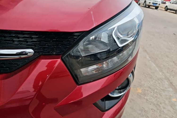 Used BAIC Senova X25 2015 1.5L Manual Elite Edition Left Front Headlight