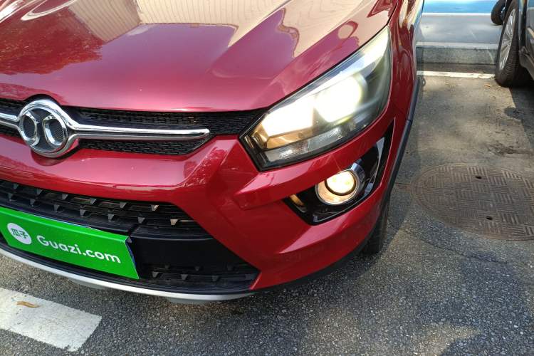 Used BAIC Senova X25 2015 1.5L Automatic Elite Model Left Front Headlight