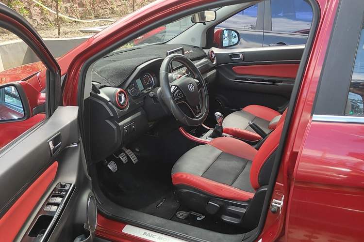 Used BAIC Senova X25 2015 1.5L Manual Elite Edition Left Front Seat