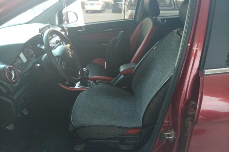 Used BAIC Senova X25 2015 1.5L Manual Elite Edition Left Front Seat
