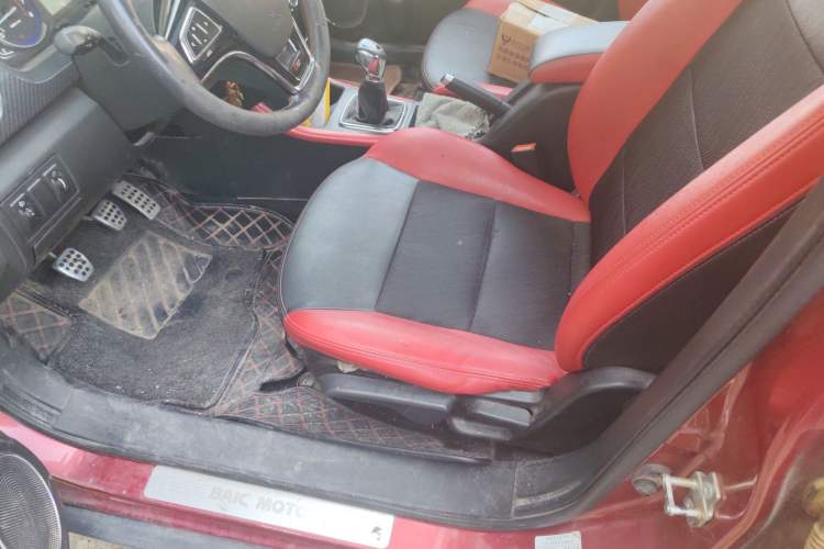 Used BAIC Senova X25 2015 1.5L Manual Elite Edition Left Front Seat