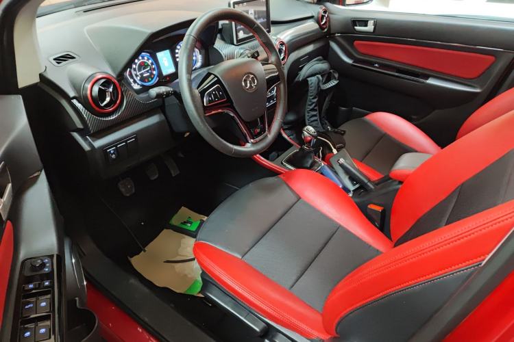 Used BAIC Senova X25 2015 1.5L Manual Elite Edition Left Front Seat