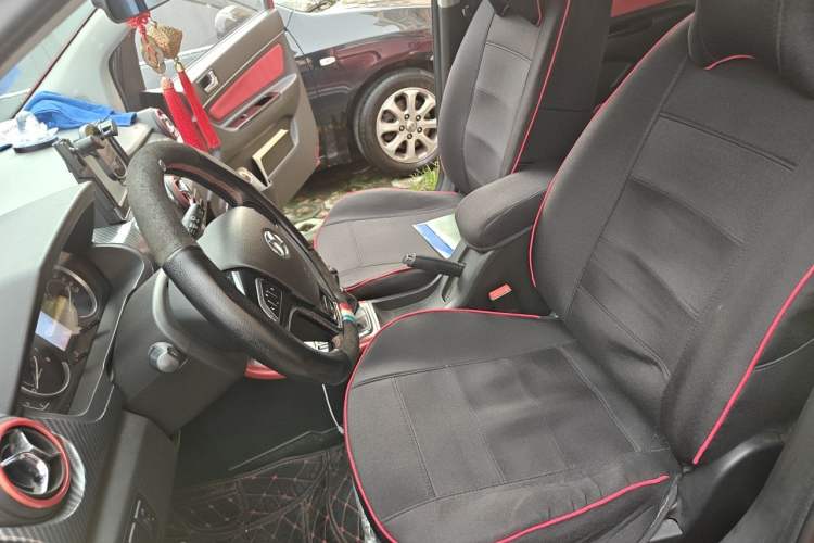 Used BAIC Senova X25 2015 1.5L Manual Elite Edition Left Front Seat