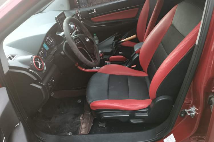 Used BAIC Senova X25 2015 1.5L Manual Elite Edition Left Front Seat