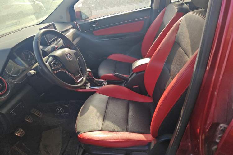 Used BAIC Senova X25 2015 1.5L Manual Elite Edition Left Front Seat