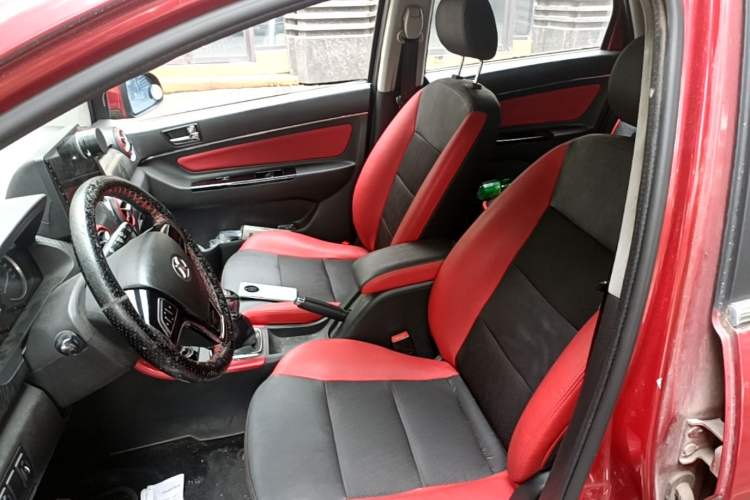 Used BAIC Senova X25 2015 1.5L Manual Elite Edition Left Front Seat