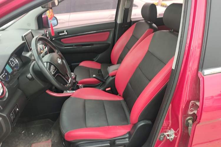 Used BAIC Senova X25 2015 1.5L Manual Elite Edition Left Front Seat