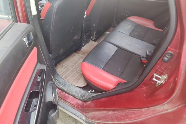Used BAIC Senova X25 2015 1.5L Manual Elite Edition Left Rear Seat