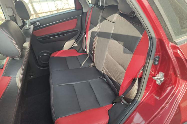 Used BAIC Senova X25 2015 1.5L manual Comfort trim level Left Rear Seat
