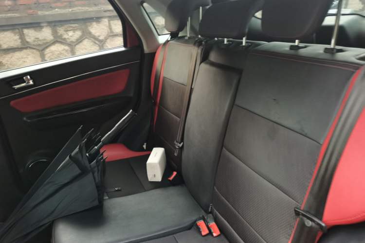 Used BAIC Senova X25 2015 1.5L Manual Elite Edition Left Rear Seat