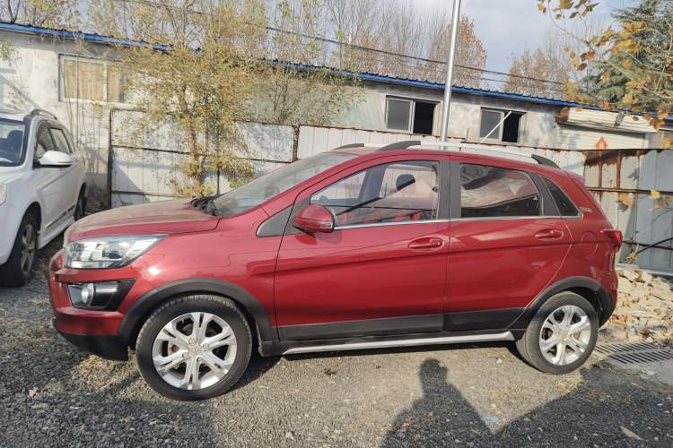 Used BAIC Senova X25 2015 1.5L manual Comfort trim level Left Side