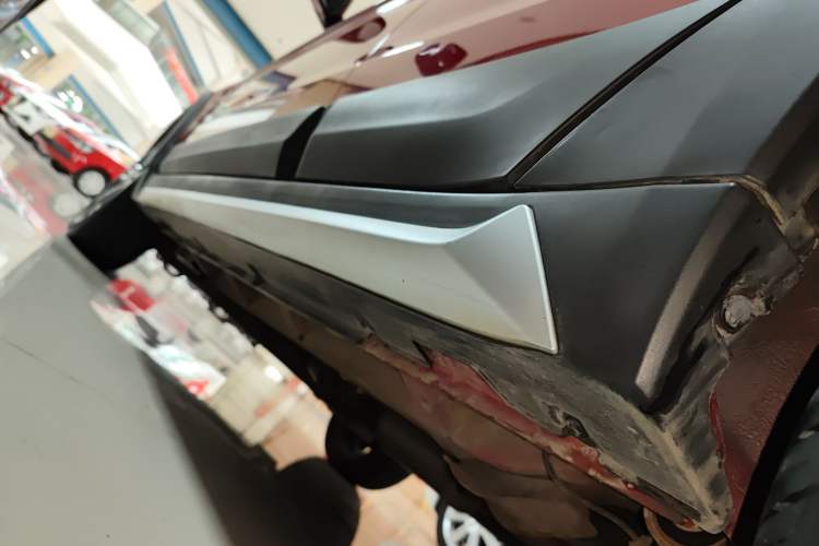 Used BAIC Senova X25 2015 1.5L Manual Elite Edition Left Side Sill