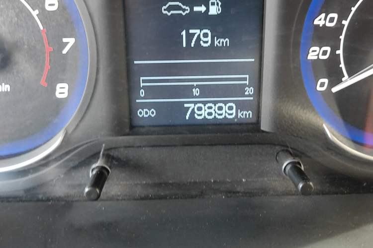 Used BAIC Senova X25 2015 1.5L Manual Elite Edition Odometer Close Up