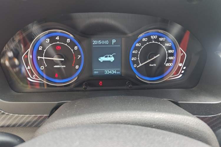 Used BAIC Senova X25 2015 1.5L automatic luxury version Odometer Close Up