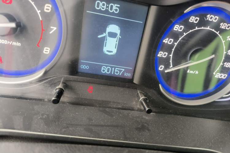 Used BAIC Senova X25 2015 1.5L Manual Elite Edition Odometer Close Up