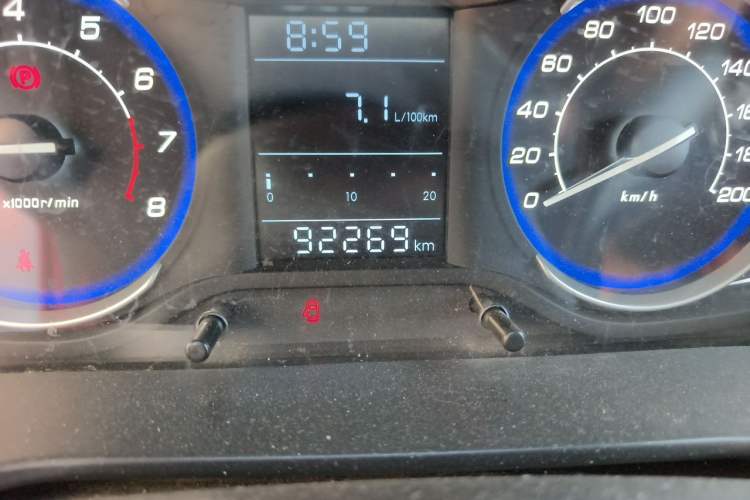 Used BAIC Senova X25 2015 1.5L manual Comfort trim level Odometer Close Up