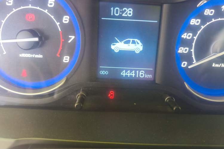 Used BAIC Senova X25 2015 1.5L Manual Elite Edition Odometer Close Up