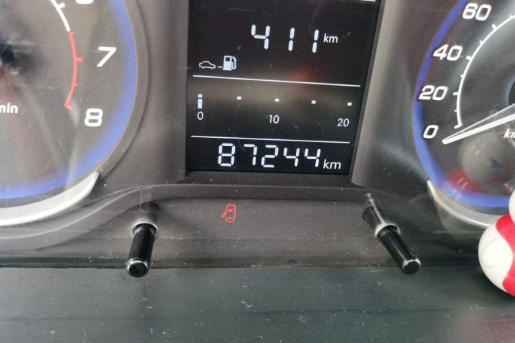 Used BAIC Senova X25 2015 1.5L manual Comfort trim level Odometer Close Up