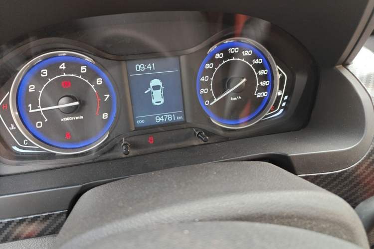 Used BAIC Senova X25 2015 1.5L Manual Elite Edition Odometer Close Up