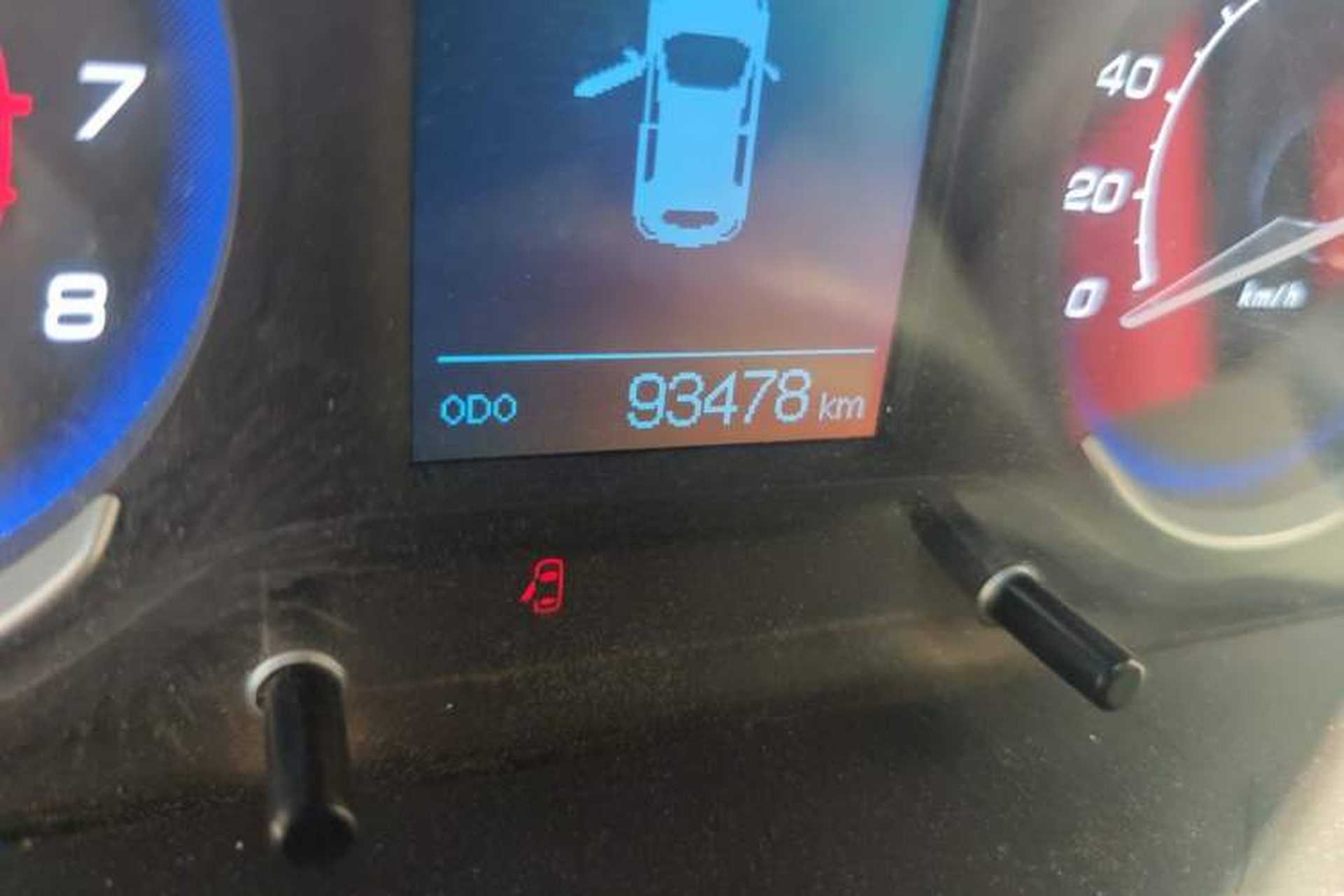Used BAIC Senova X25 2015 1.5L Manual Elite Edition Odometer Close Up