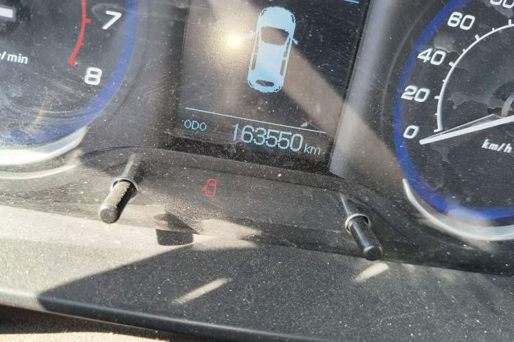 Used BAIC Senova X25 2015 1.5L Manual Elite Edition Odometer Close Up