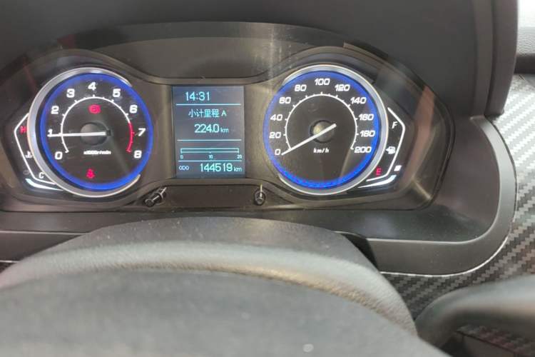 Used BAIC Senova X25 2015 1.5L Manual Elite Edition Odometer Close Up