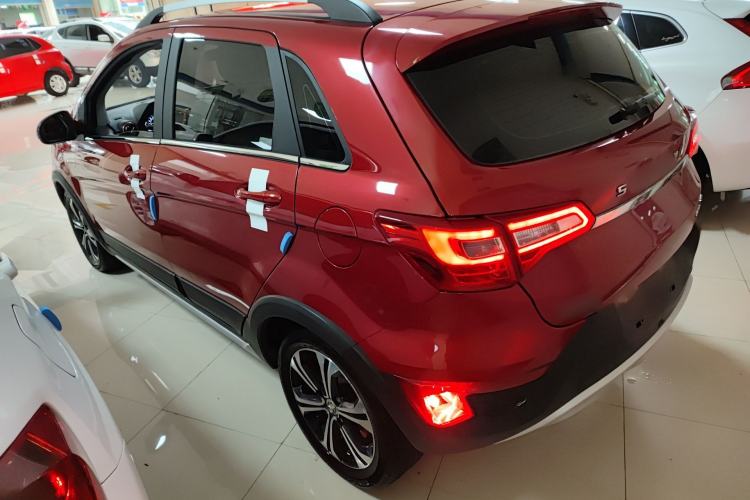 Used BAIC Senova X25 2015 1.5L Manual Elite Edition Rear Left 45 Deg