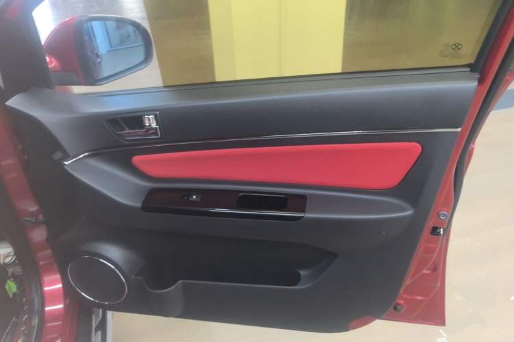 Used BAIC Senova X25 2015 1.5L Automatic Elite Model Right Front Door Interior