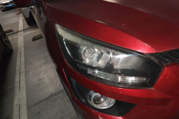 Used BAIC Senova X25 2015 1.5L Automatic Elite Model Right Front Headlight