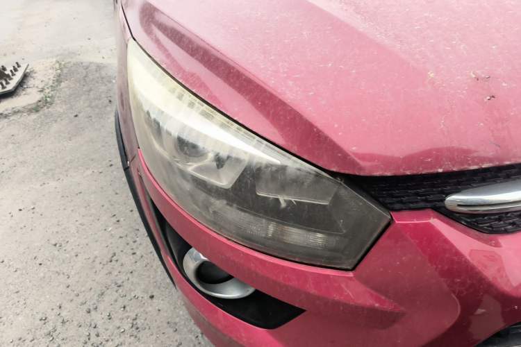 Used BAIC Senova X25 2015 1.5L Manual Elite Edition Right Front Headlight