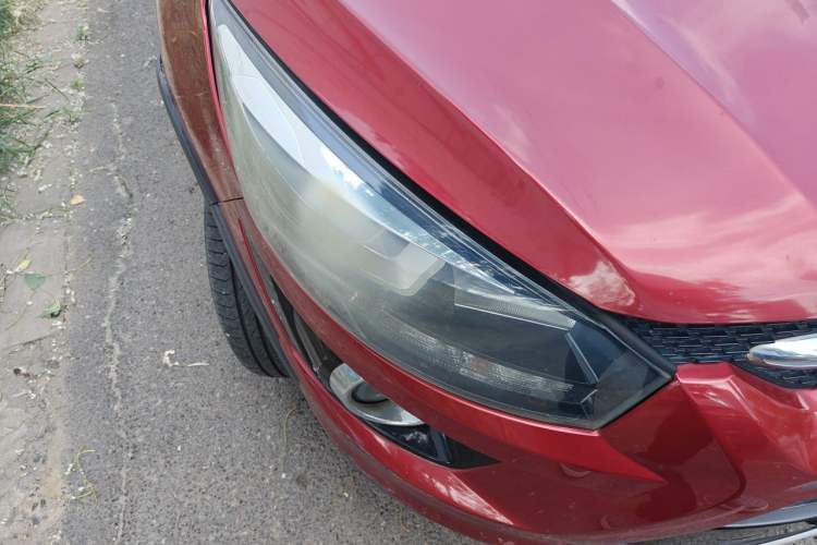 Used BAIC Senova X25 2015 1.5L Automatic Elite Model Right Front Headlight