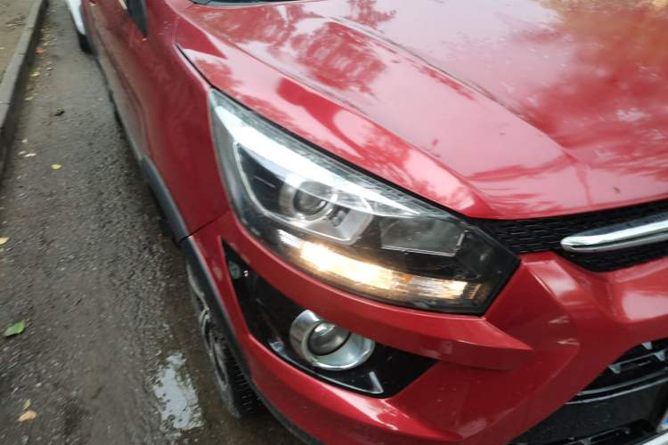 Used BAIC Senova X25 2015 1.5L Manual Elite Edition Right Front Headlight