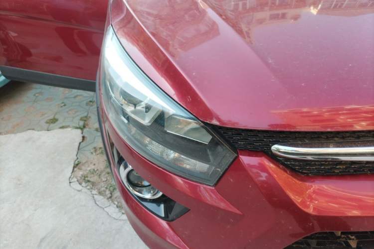 Used BAIC Senova X25 2015 1.5L Manual Elite Edition Right Front Headlight